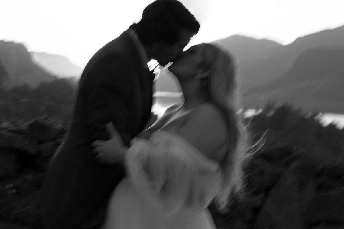 Kayla & Brenden Wedding The Griffin House _ Hood River_ Oregon _ Michelle Allan Photography 1448