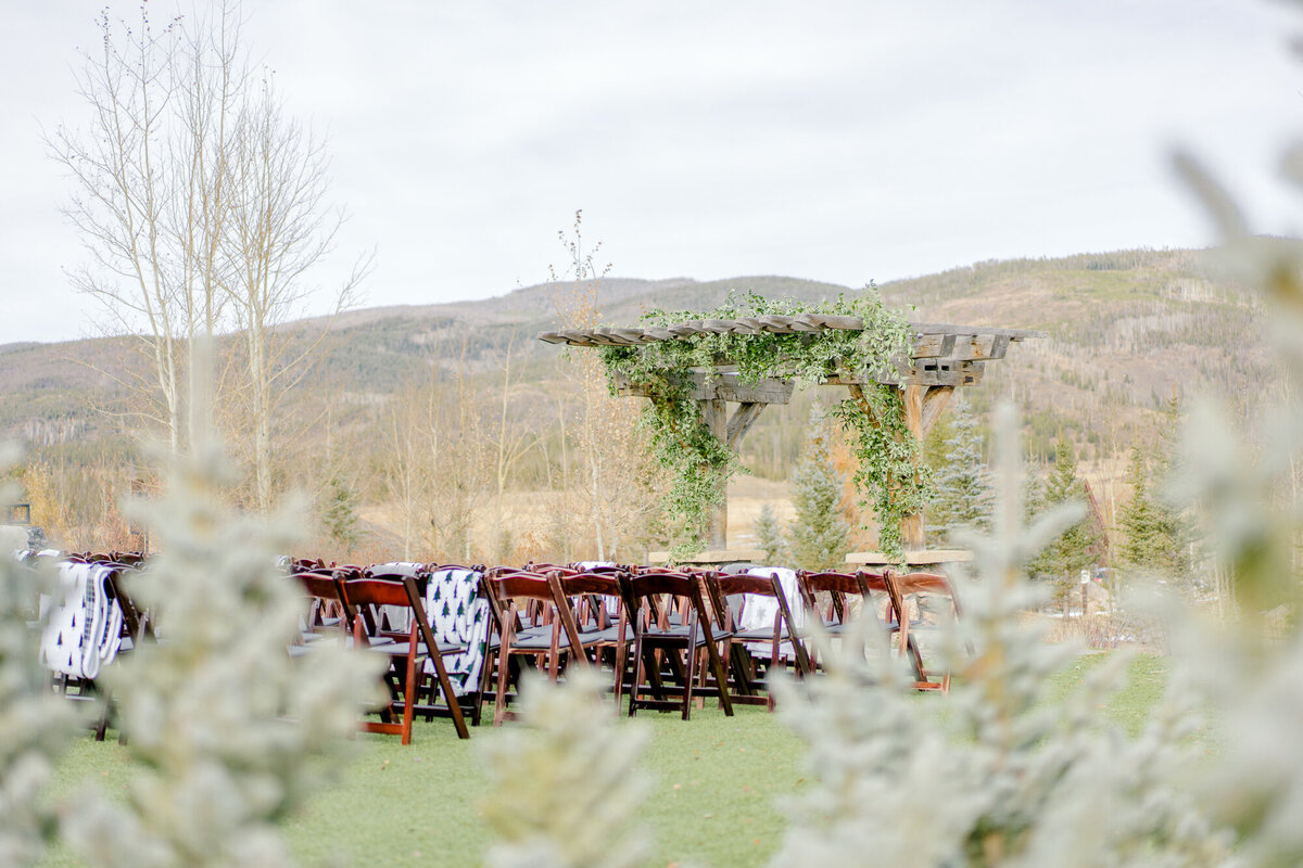 Devils-Thumb-Ranch-Wedding_MaryAnnCraddock_0056