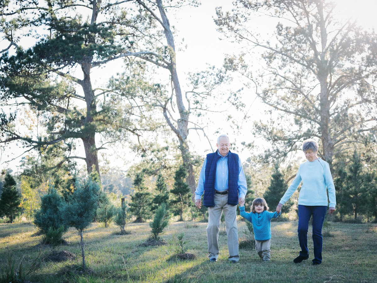 Loved this family session so  much! The children had fun running and playing! Serving Bainbridge, GA, Tallahassee, FL & surrounding areas. 