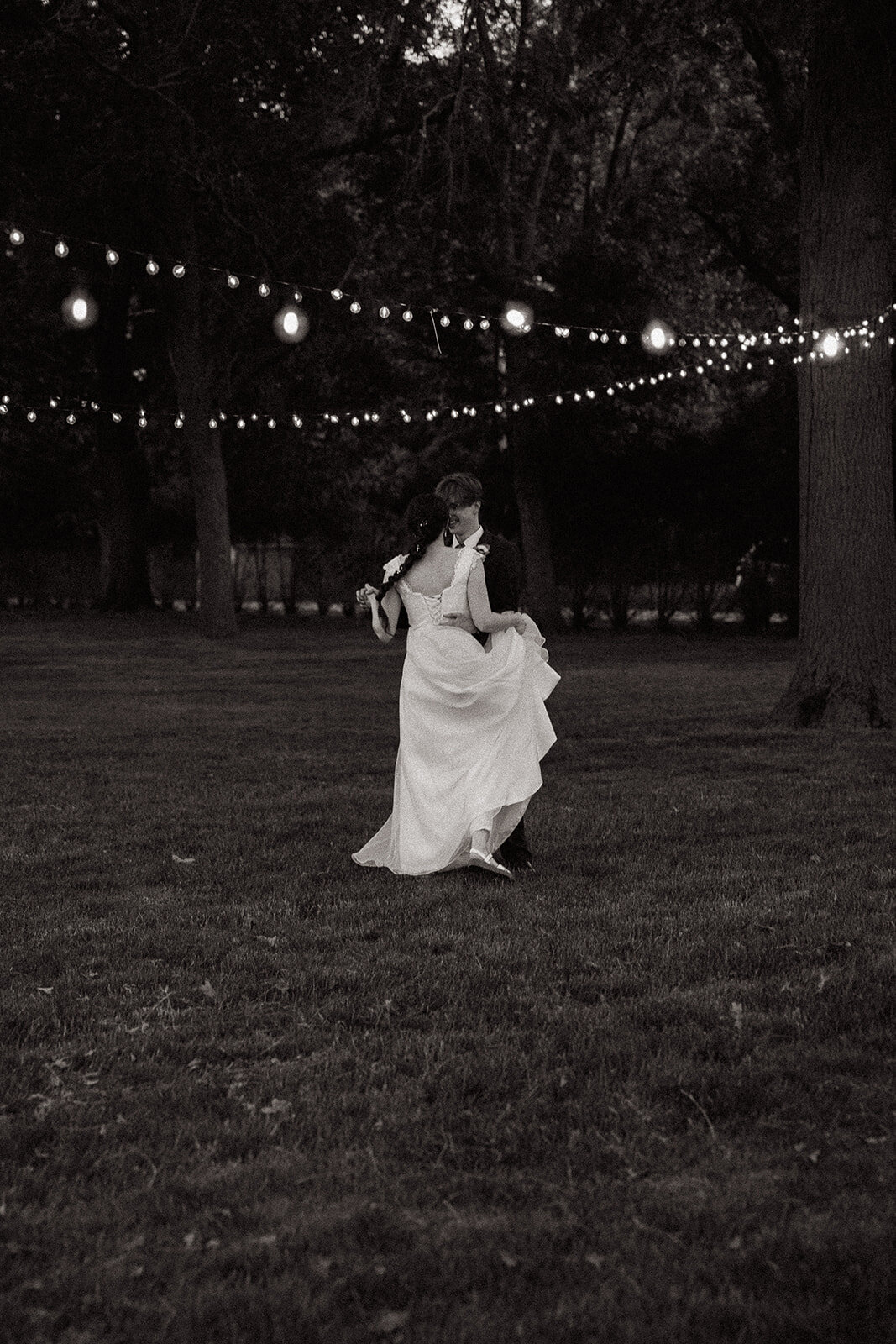 backyard-wedding-rock-island-arsenal-quad-cities-13-2