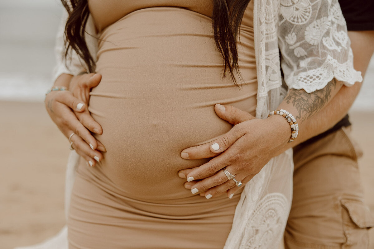 Baby bump maternity photo