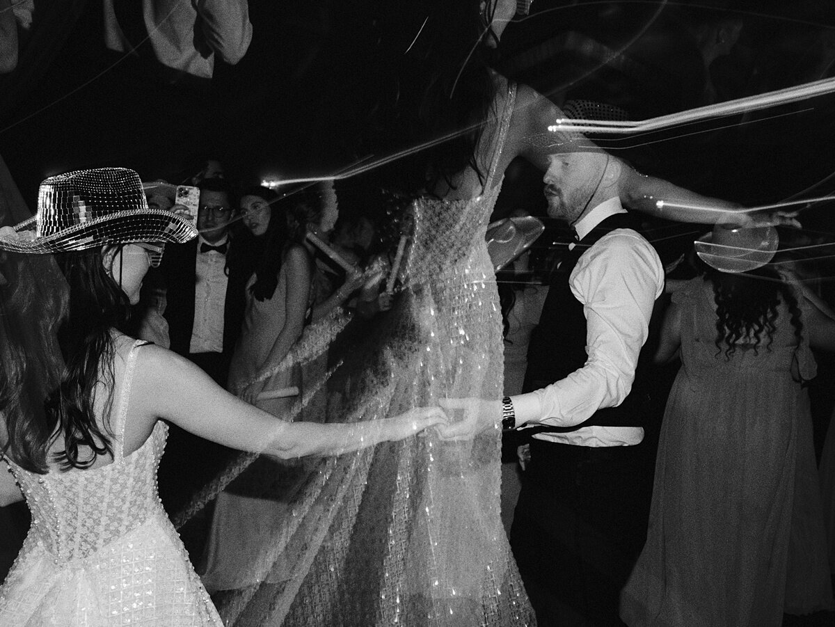 Chandelier- of-Gruene-San-Antonio-wedding_0055