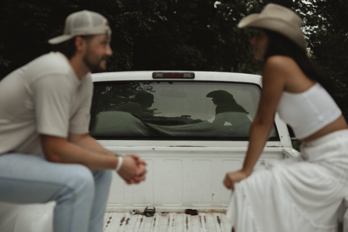 Wildflowercouplessessionwithtruck_emilyarwinephoto-68