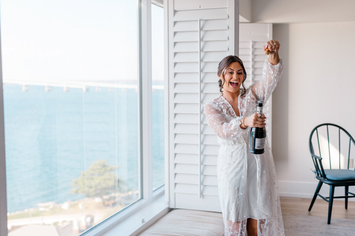 Newport-Harbor-Island-Resort-Wedding9