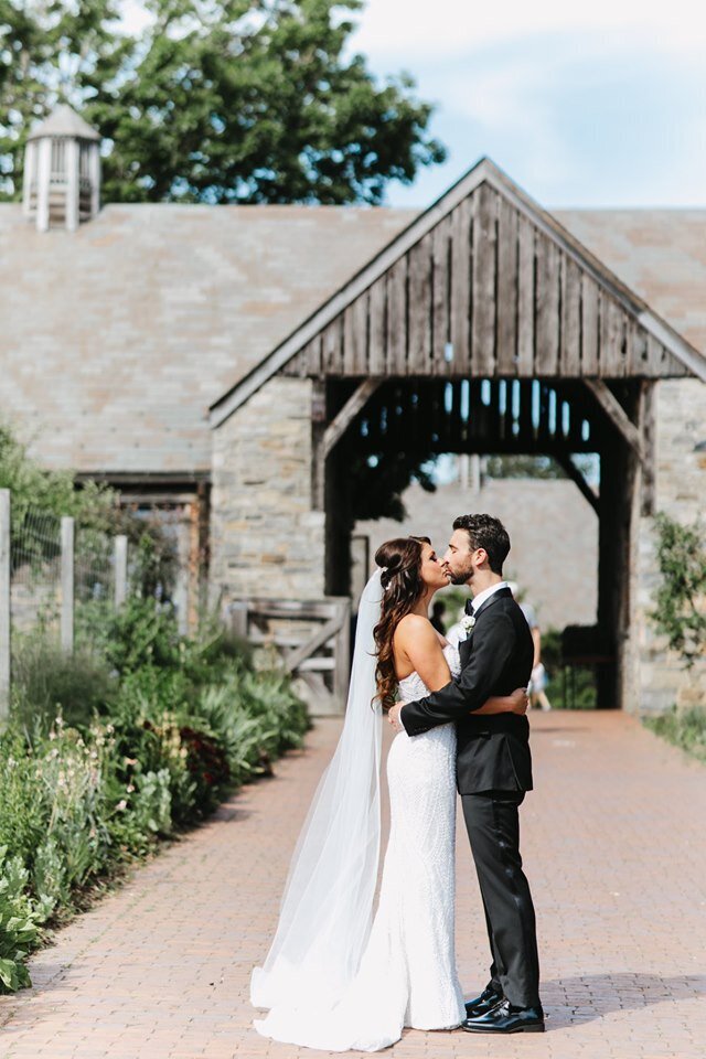 soft-wedding-makeup-blue-hill-at-stone-barns-anabelle-makeup.jpg