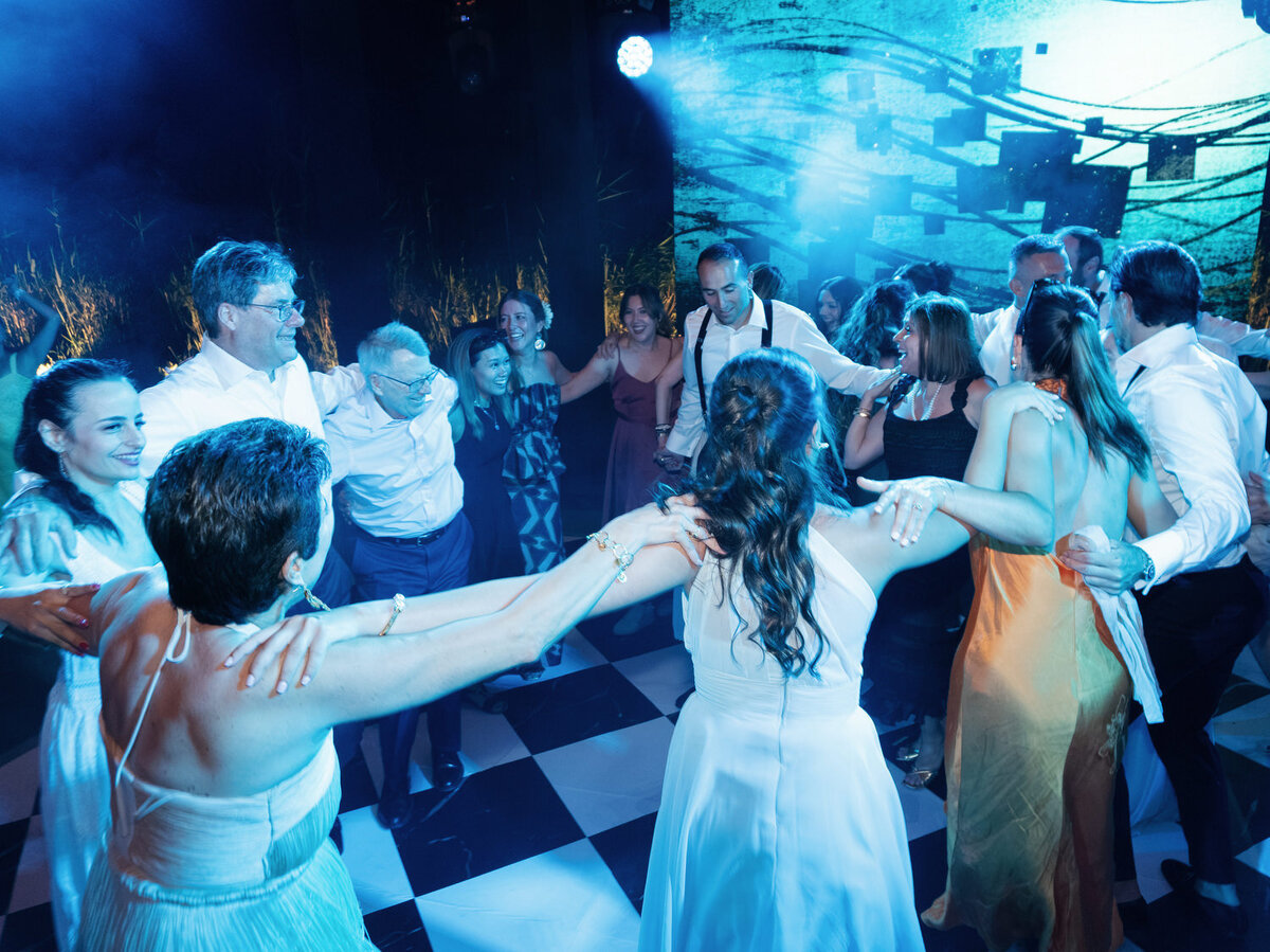 Romantic-Wedding-at-Island-Art-and-Taste–The-Residence-141