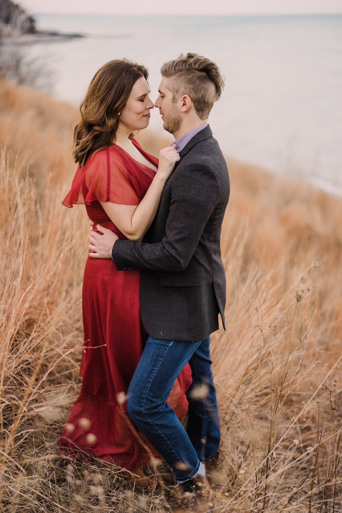 A beautiful sunset engagement session at Fort Sheridan Forest Preserve