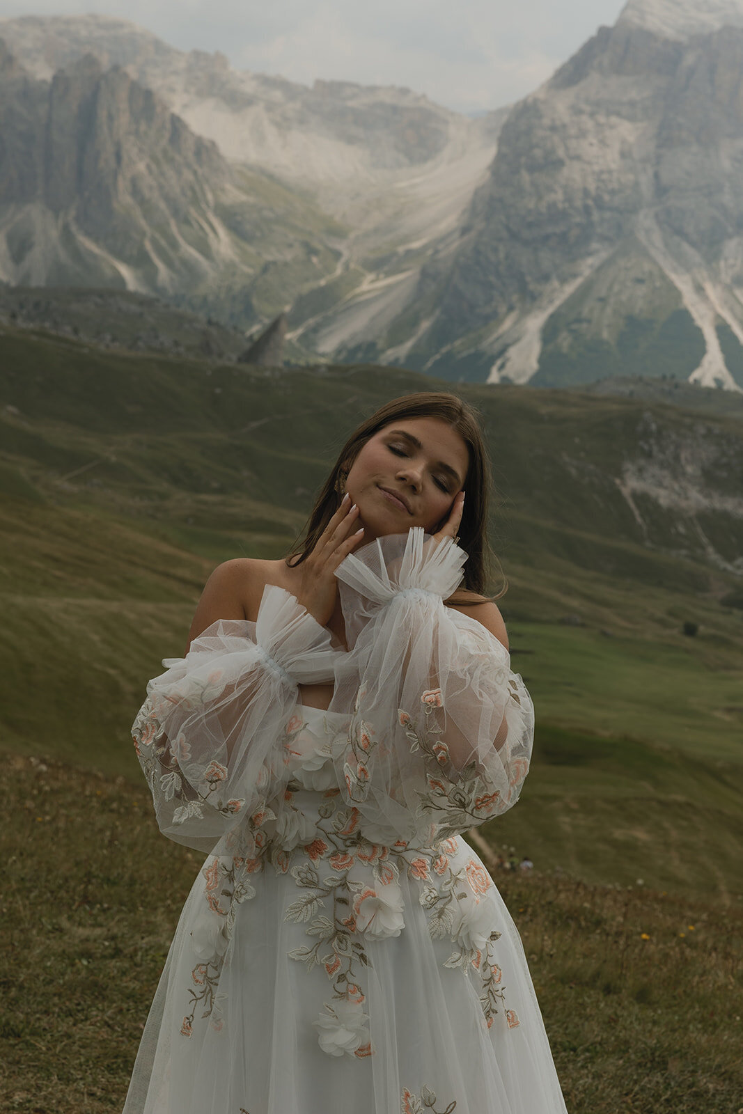 destination-wedding-elopement-photographer-italy-dolomites-seceda-documentary-tanya-davids-photo-film-91