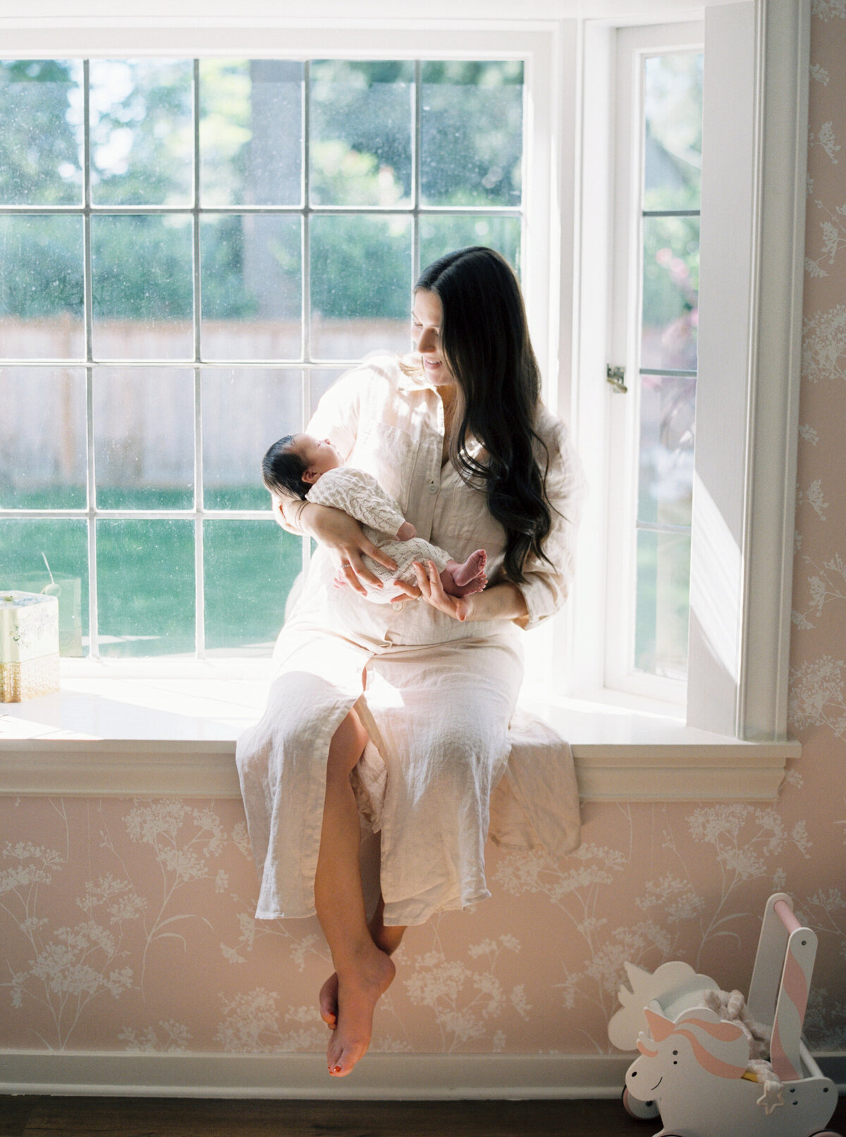 mother-with-newborn-seattle