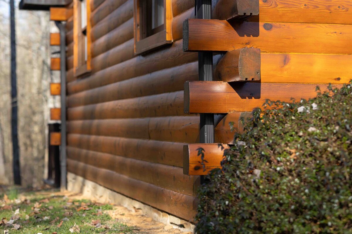 JOHNSON CITY LOG CABIN STAINING  0001-2