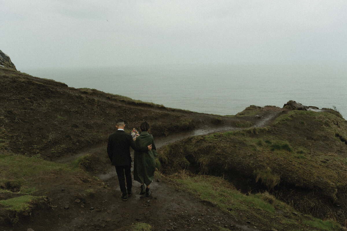 elopement oregon cliff - lizarrietaphotography-94