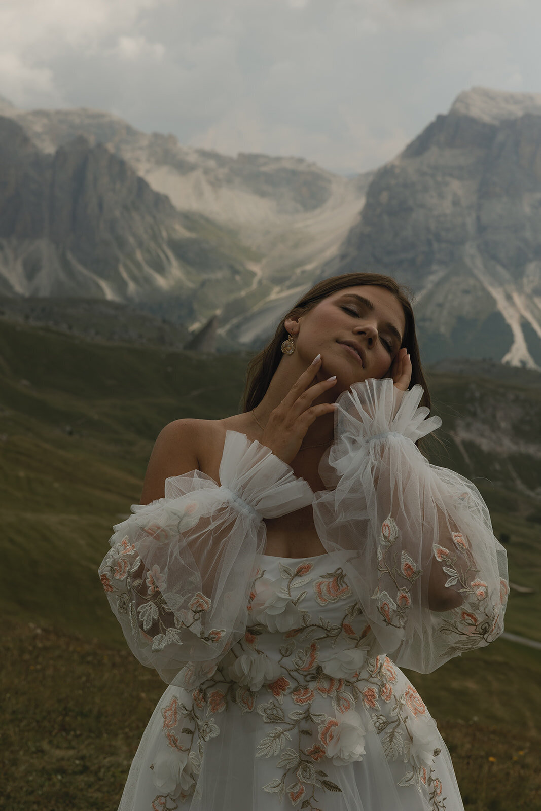 destination-wedding-elopement-photographer-italy-dolomites-seceda-documentary-tanya-davids-photo-film-85