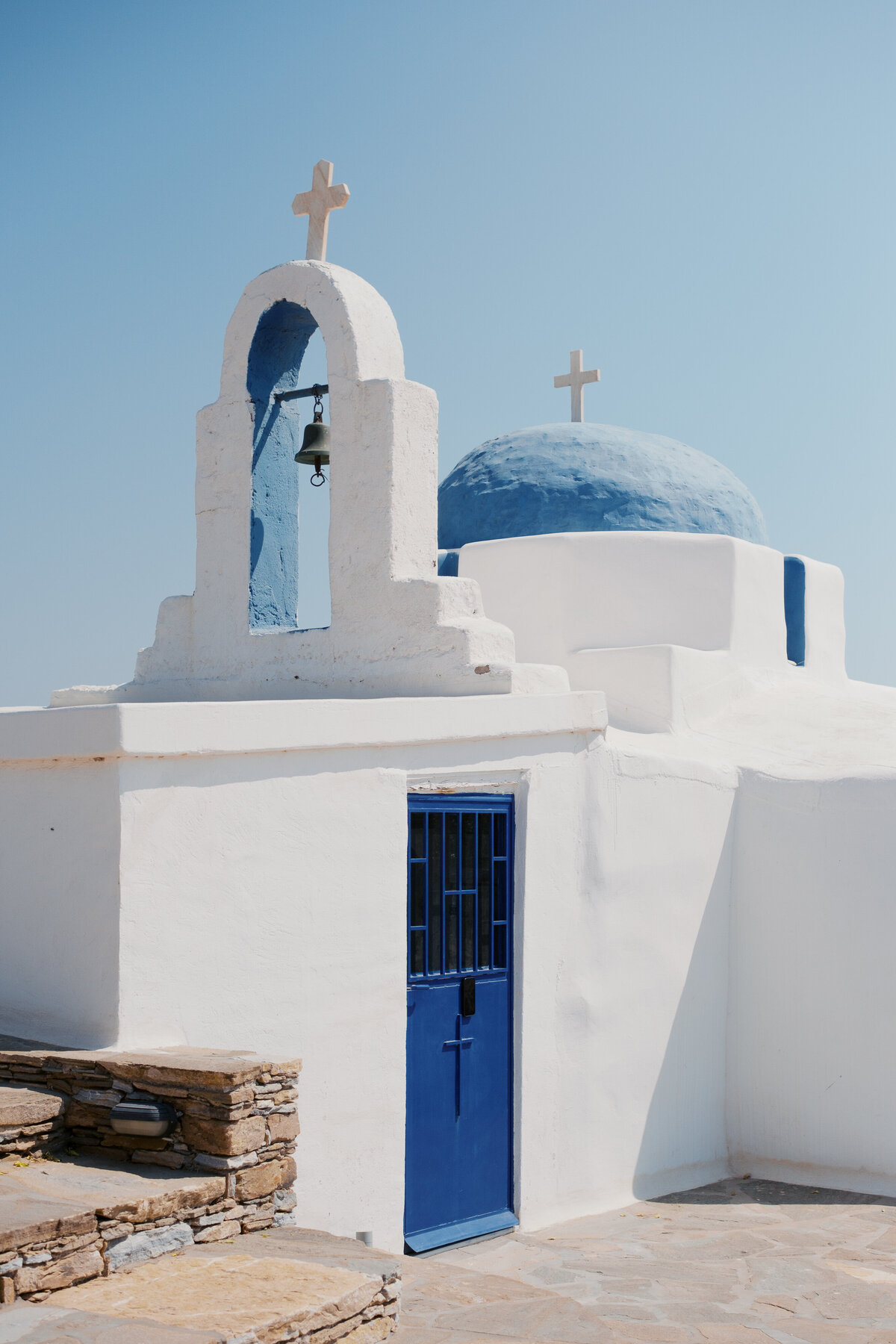details a destination island wedding on Paros, Greece