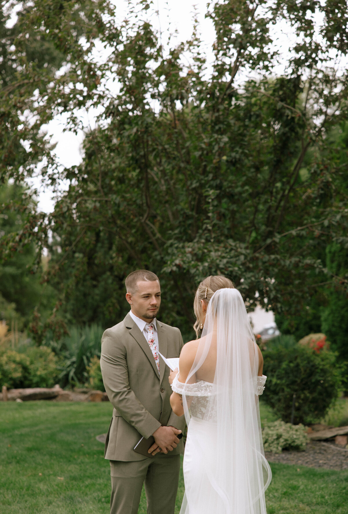 the-cottage-at-riverbend-eagle-idaho-wedding-28