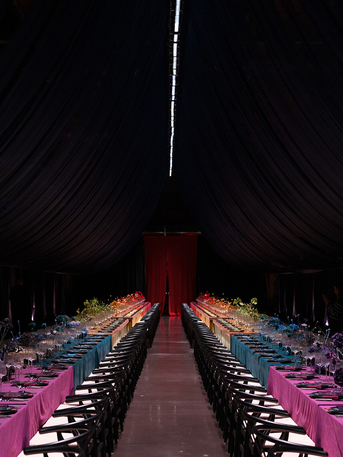 unique-colorful-tablescape-charity-gala