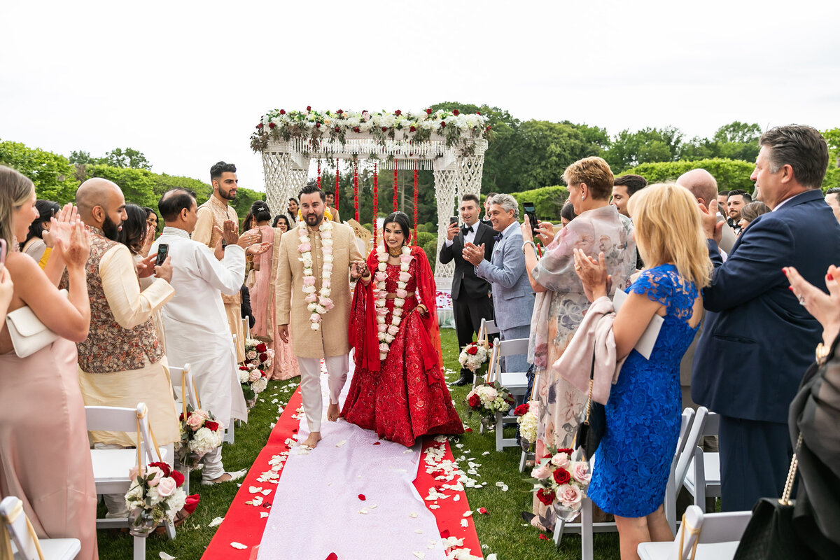 emma-cleary-new-york-nyc-wedding-photographer-videographer-venue-oheka-castle-isha-adam-50