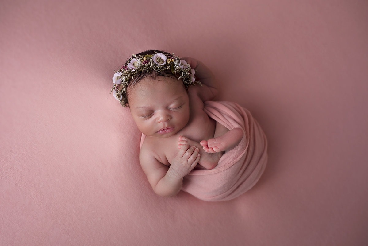 best Maryland newborn photographer, Baltimore newborn photographer, newborn photography near me, newborn portraits Crofton MD, professional baby photos
