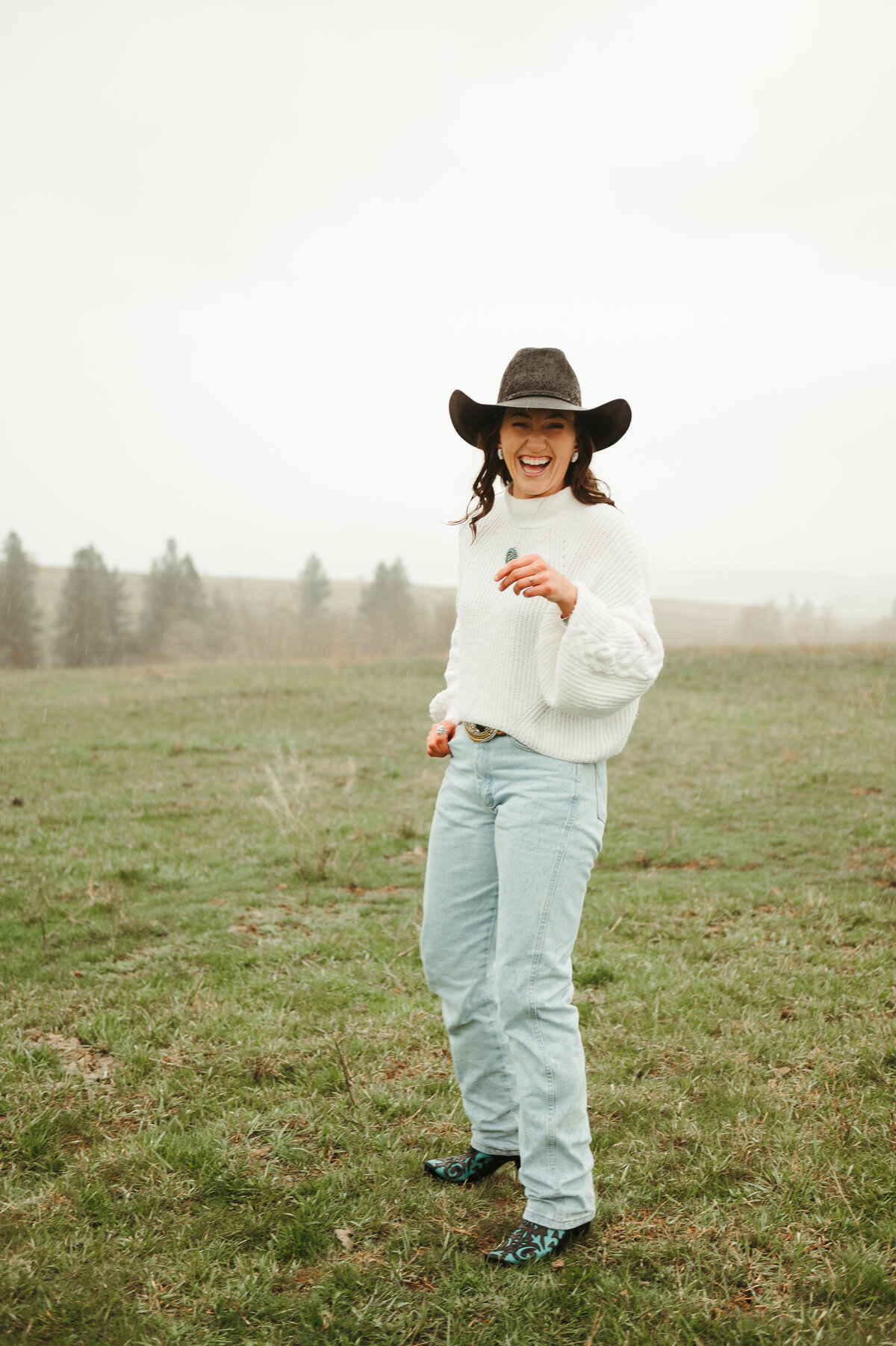 presley-gray-photo-montana-western-style-engagement-3682