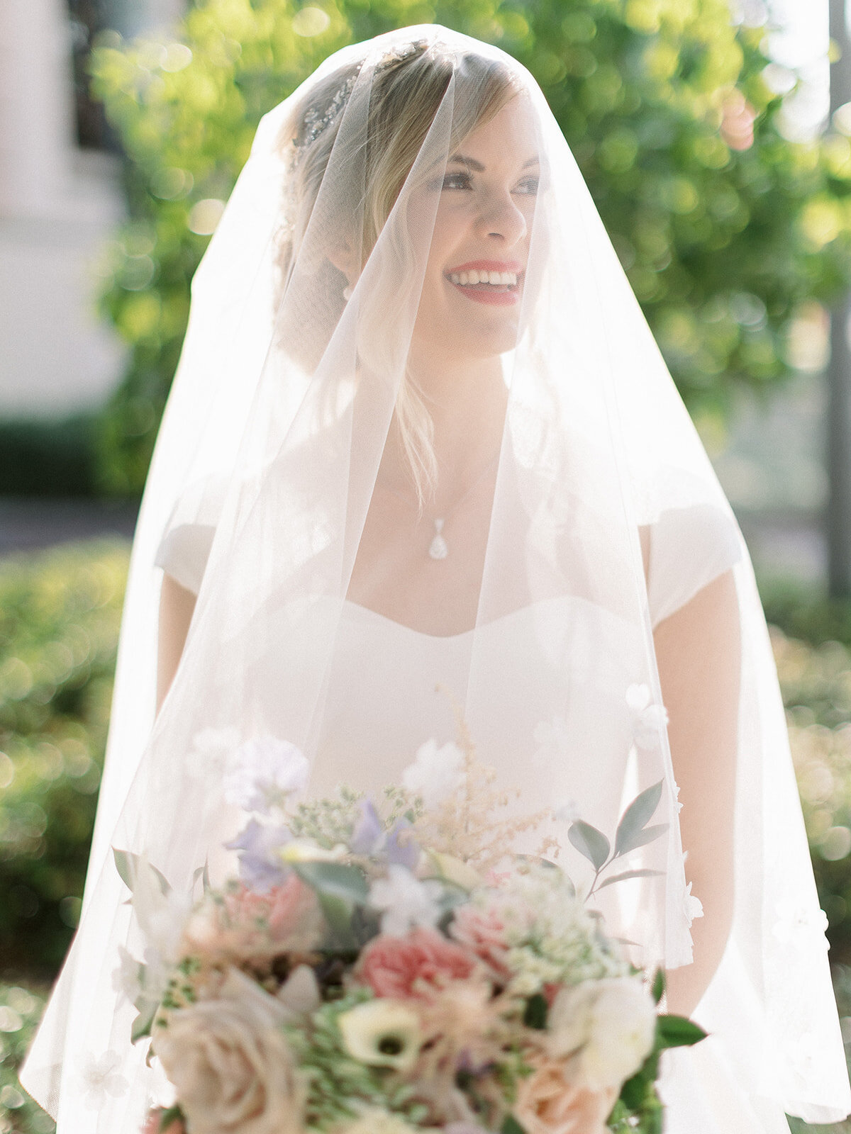 4 - Don Cesar Wedding Bride with Bouquet - Tampa Bay Wedding Planner