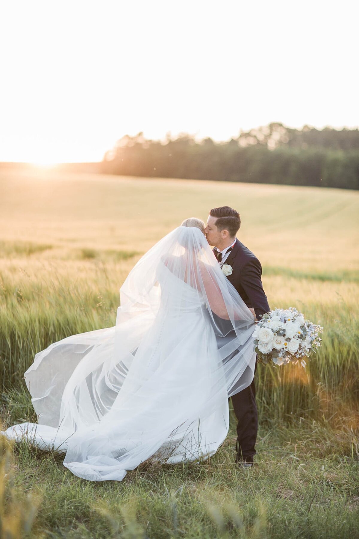 bride-groom-sunset-portraits