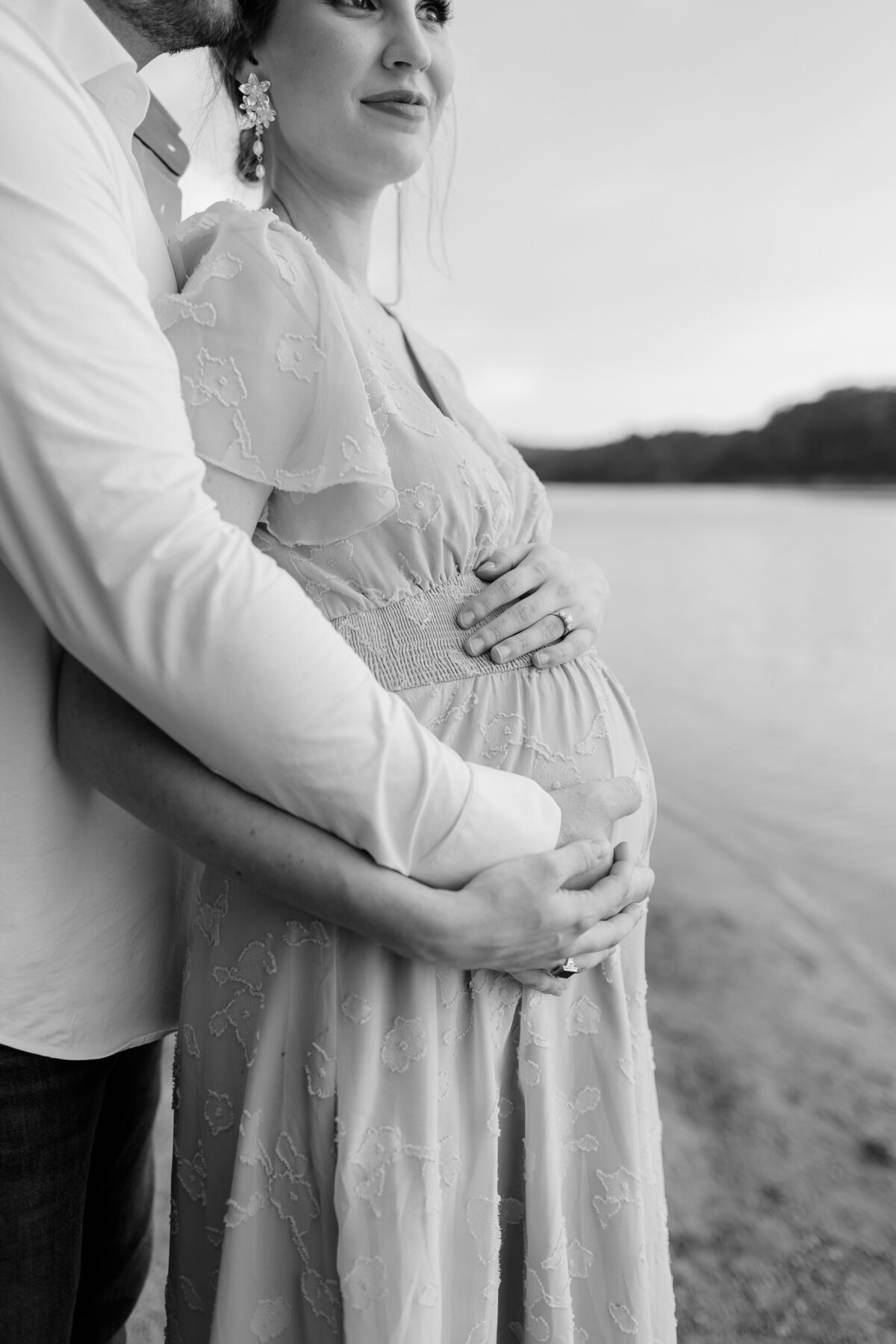 Documentary-Maternity-Session-at-Carvins-Cove-RJ-66