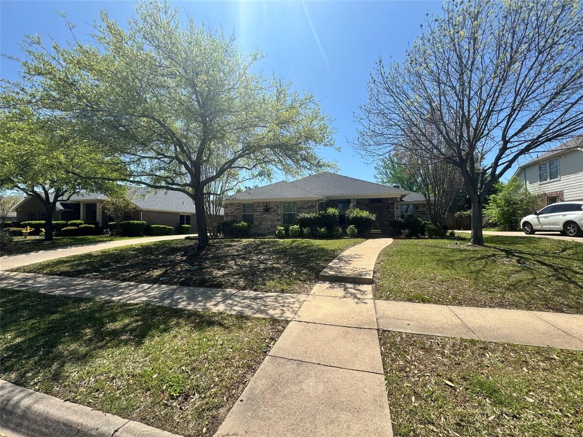 Mature trees, 3 bedroom home for sale in Terrell, Texas
