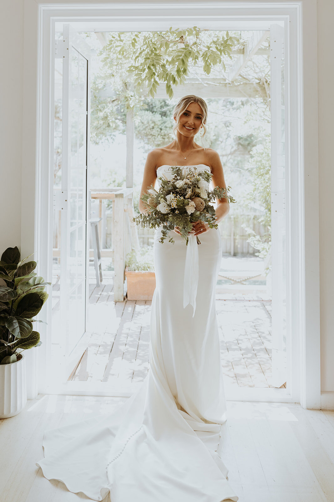 Sneak peek (39 of 195)