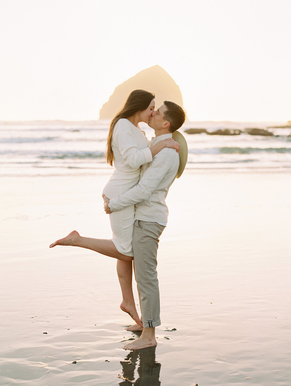 oregon-coast-engagement-photo-session-by-the-tenneys-photographers-04