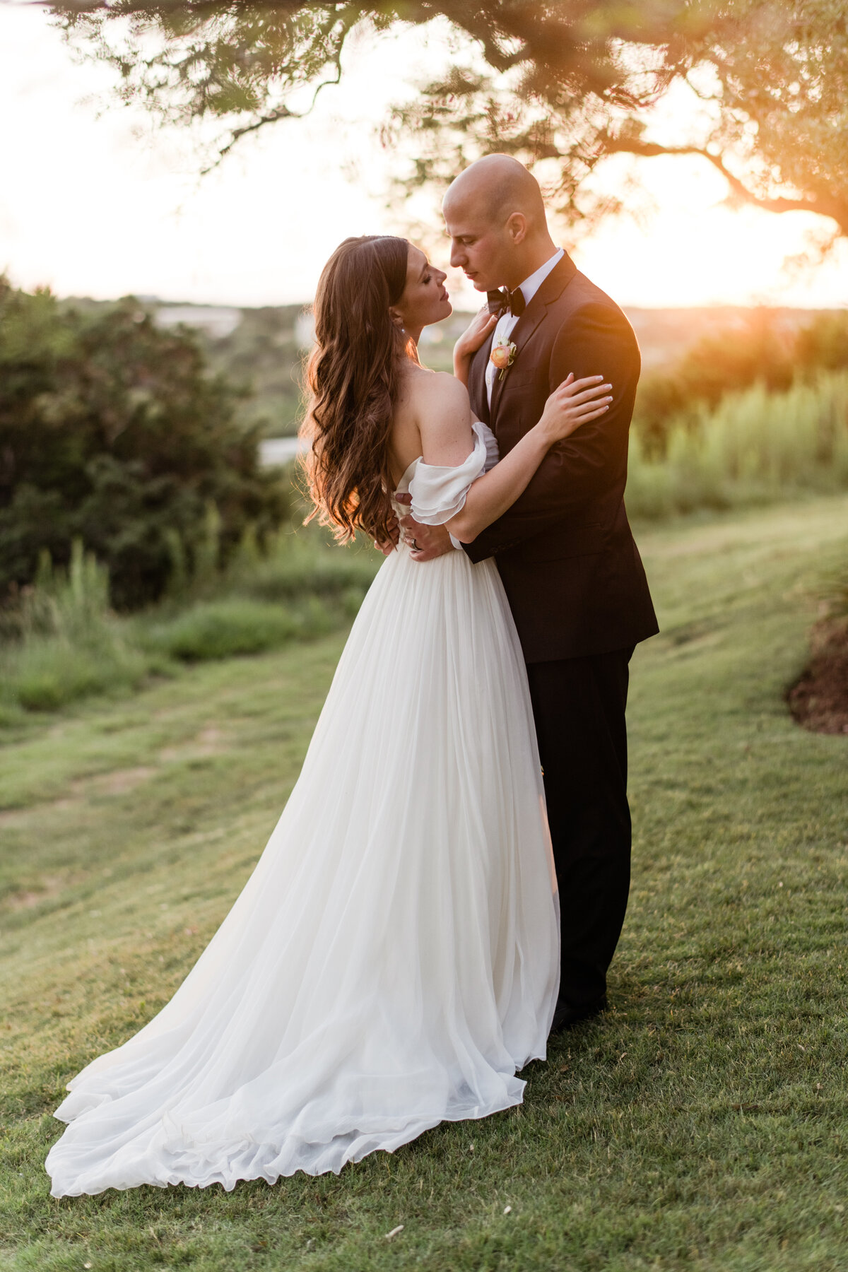 Erin&Huss-WeddingHighlights-CanyonwoodRidge-AprilMaeCreative-AustinWeddingPhotographer-Austin,Texas-216