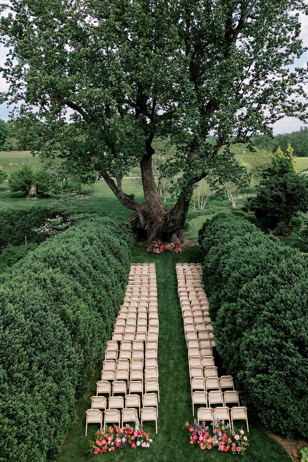 KathleenRob5-3-25GlenstoneGardenVA-VickiGraftonPhotography-470