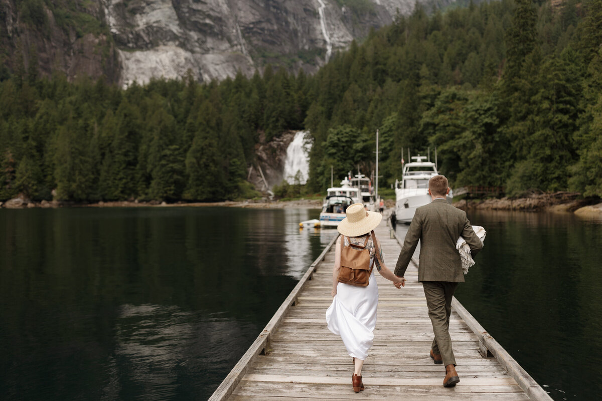 A+C-cahtterbox-falls-float-plane-elopement-bc-5