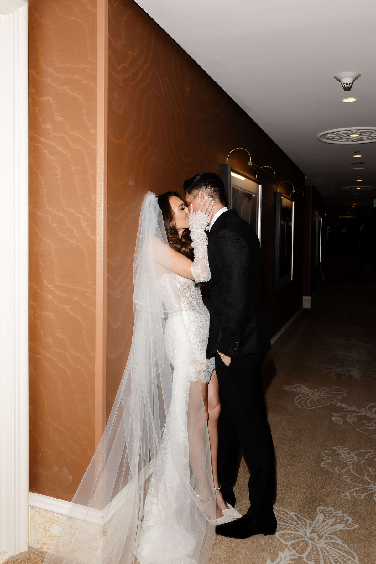29riskyexposure_alexis-tyler_las-vegas-elopement-photography