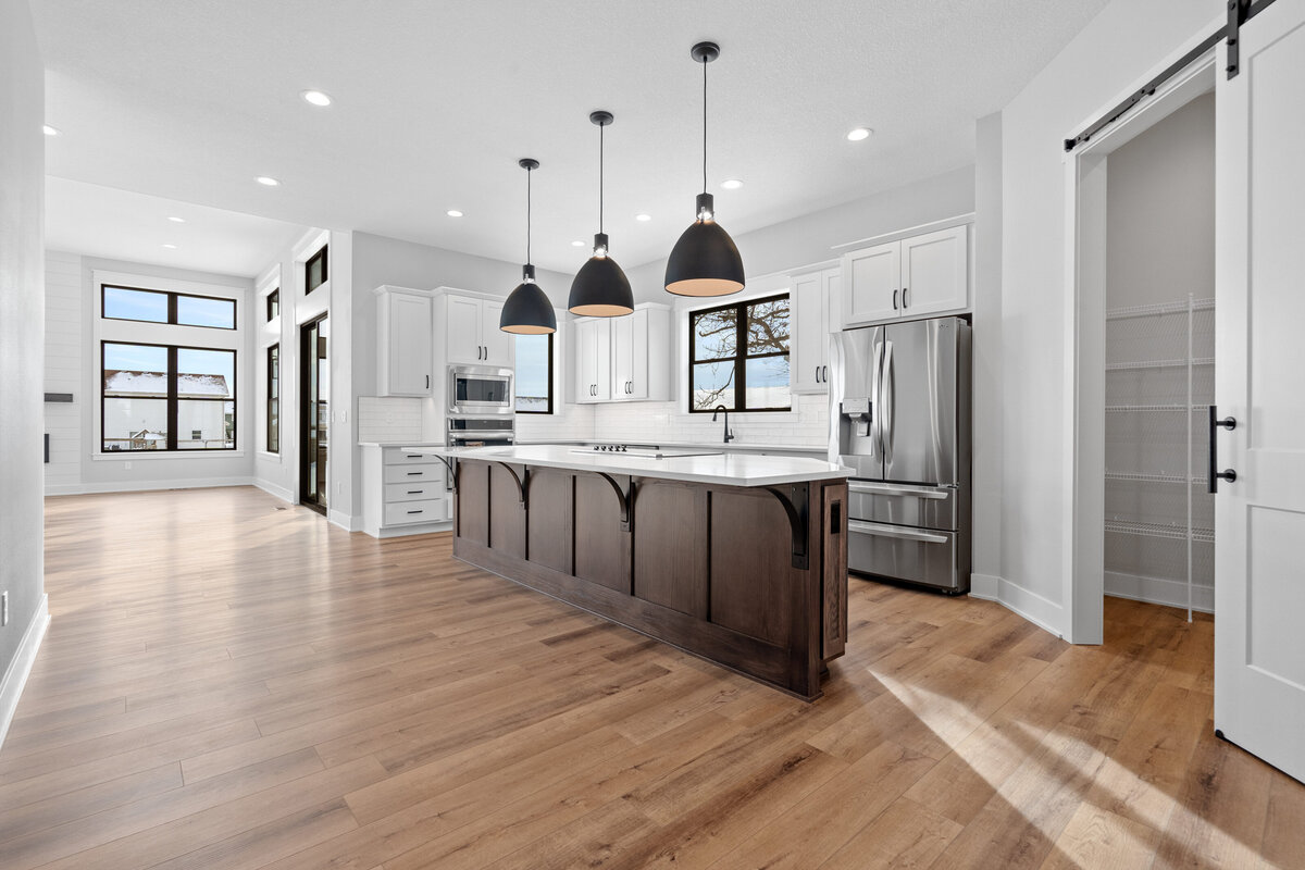 06-115 407 2nd St NW