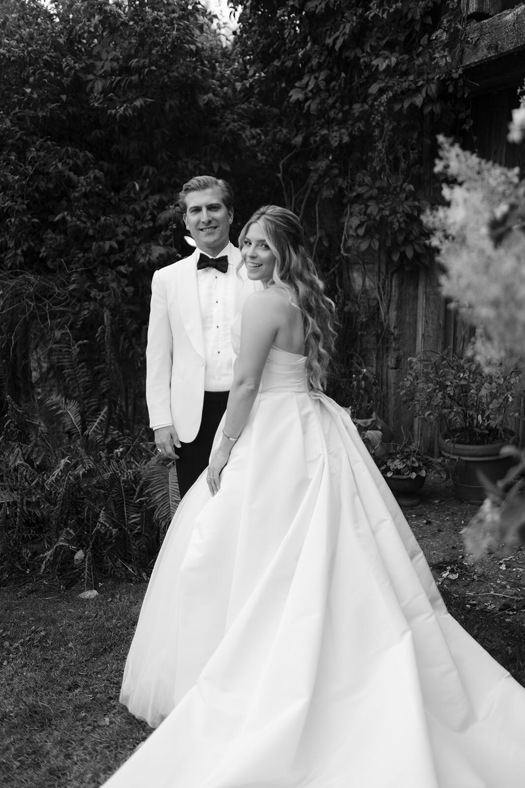 blue-hill-stone-barns-wedding-sava-weddings-nyc-wedding-photographer-334