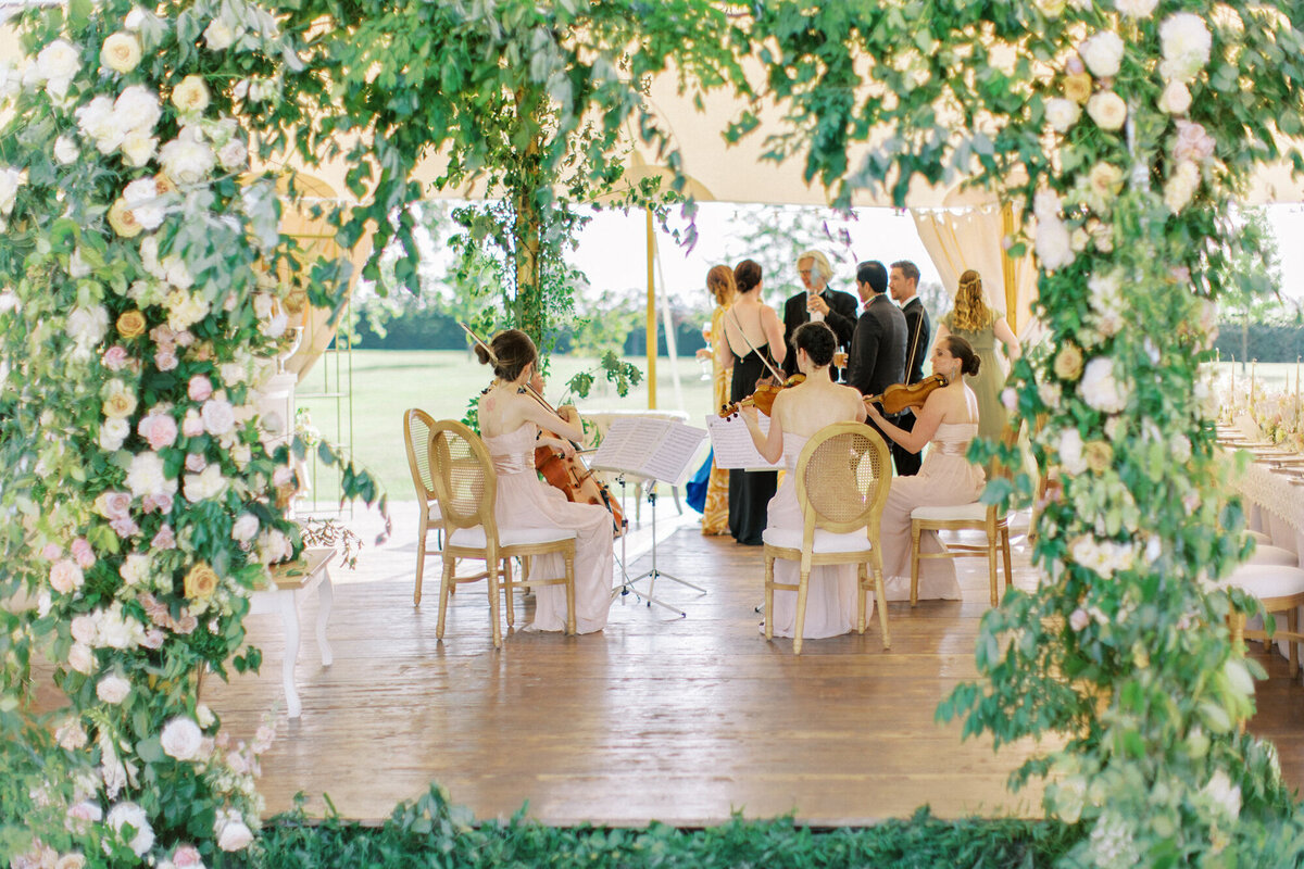 Maïlys Fortune Photography Husband Wife Wedding Weddings Photography France Switzerland Italy Timeless Dreamy Imagery Bilingual French English Destination Weddings Destination Wedding Provence French Riviera Paris Lake Como Tuscany136