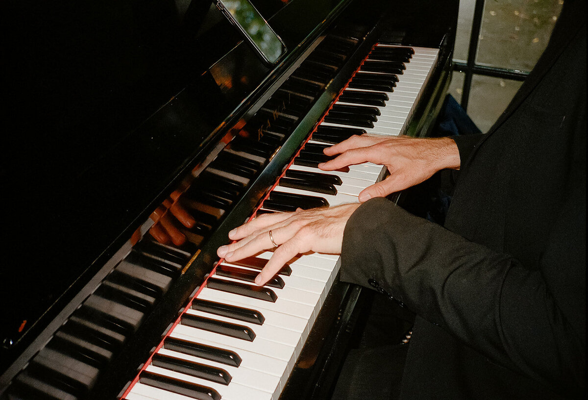 KateEdwardsWeddings_Irma&Mischa_WeddingFilmFinals-63