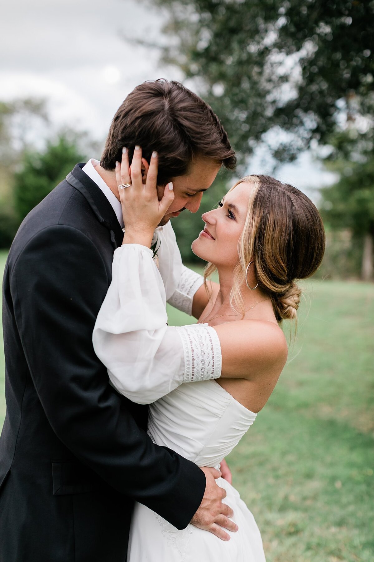 westernrootsandfallromancemorganandjimmysoldedobbinstationwedding68