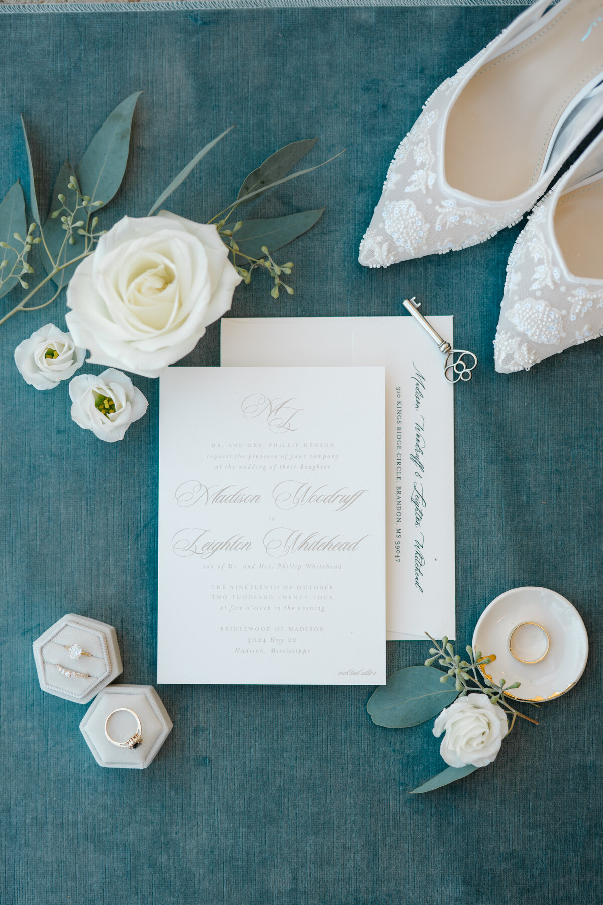 2_Madison & Leighton's Wedding_Prep_Lindsay Ott Photography