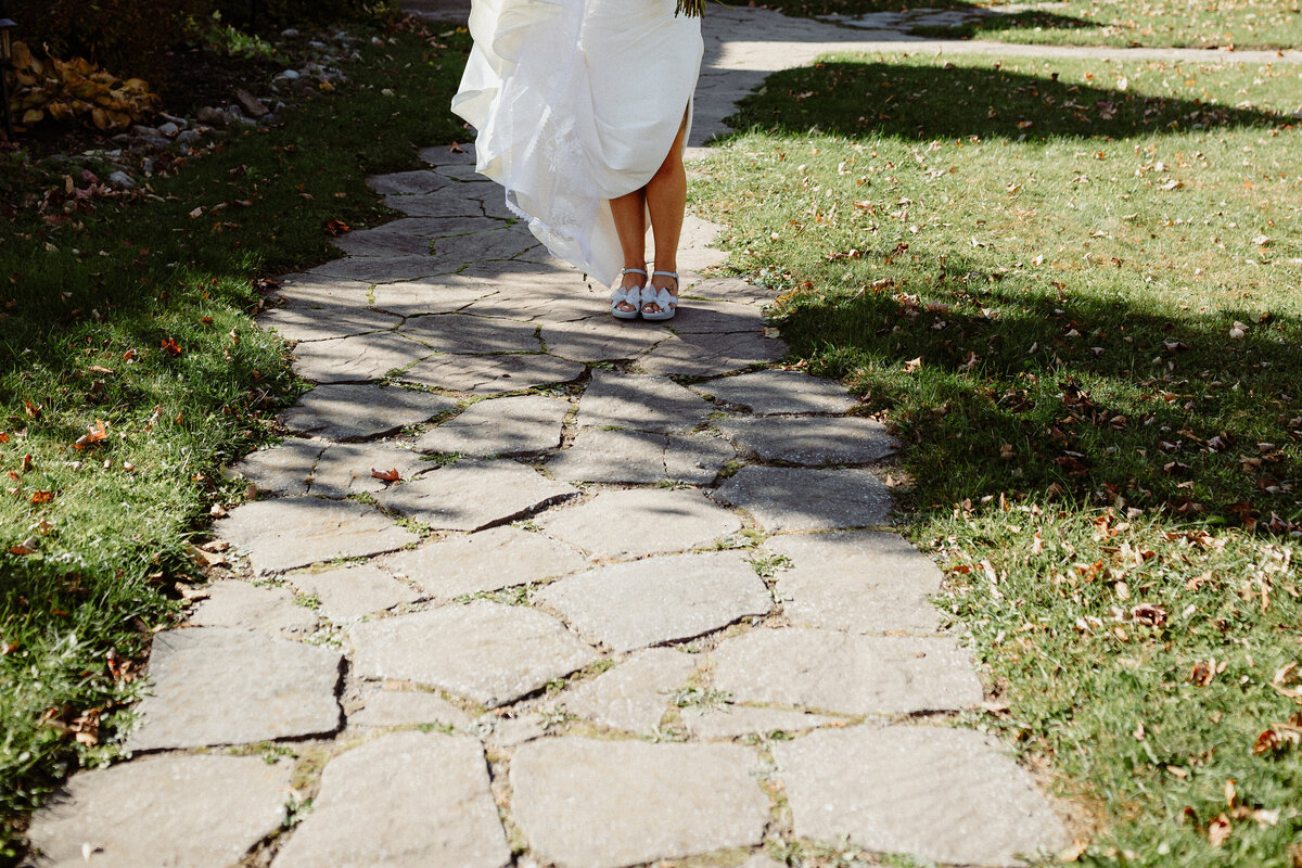 documentary-wedding-photographer-fall-wedding-at-tranquility-acres-91