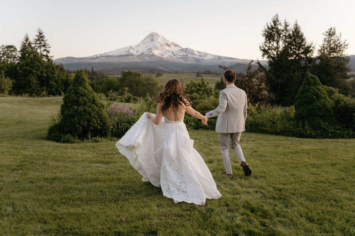 wedding at Mt Hood Organic Farms, Hood RIver