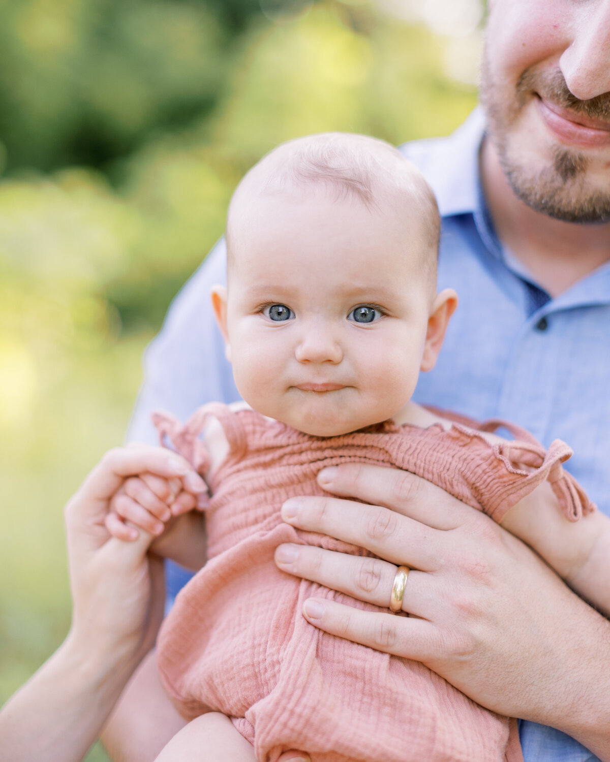 Family portrait session in a Philadelphia park - 14