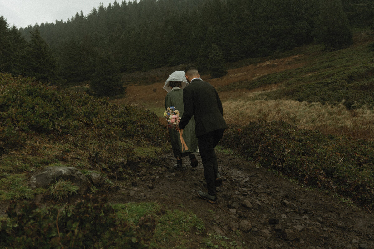 elopement oregon cliff - lizarrietaphotography-1