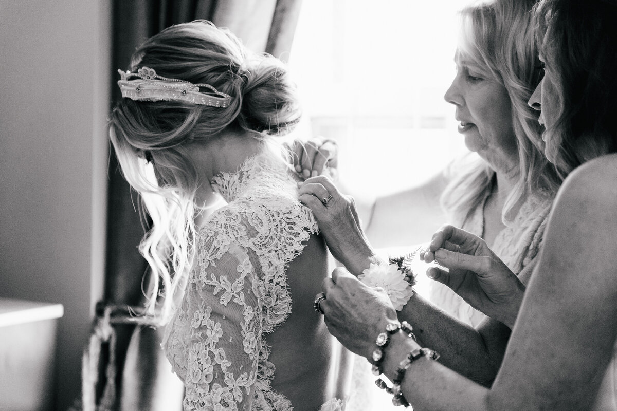 Union-League-Philadelphia-Wedding-Emily-Wren-Photography-Gabby-and-Tristan-013