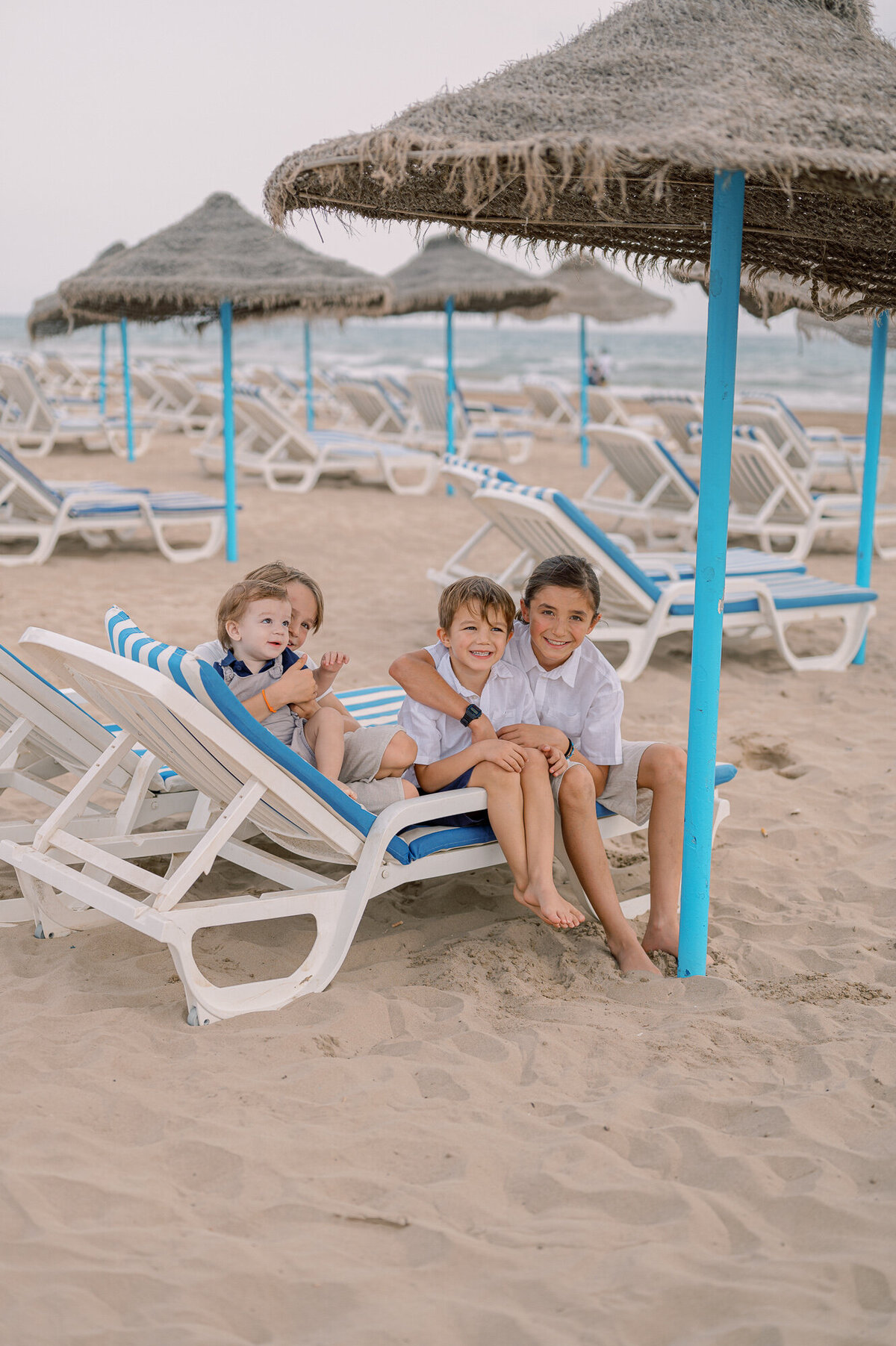 Family-Photographer-Valencia-Beach-Malvarrosa049