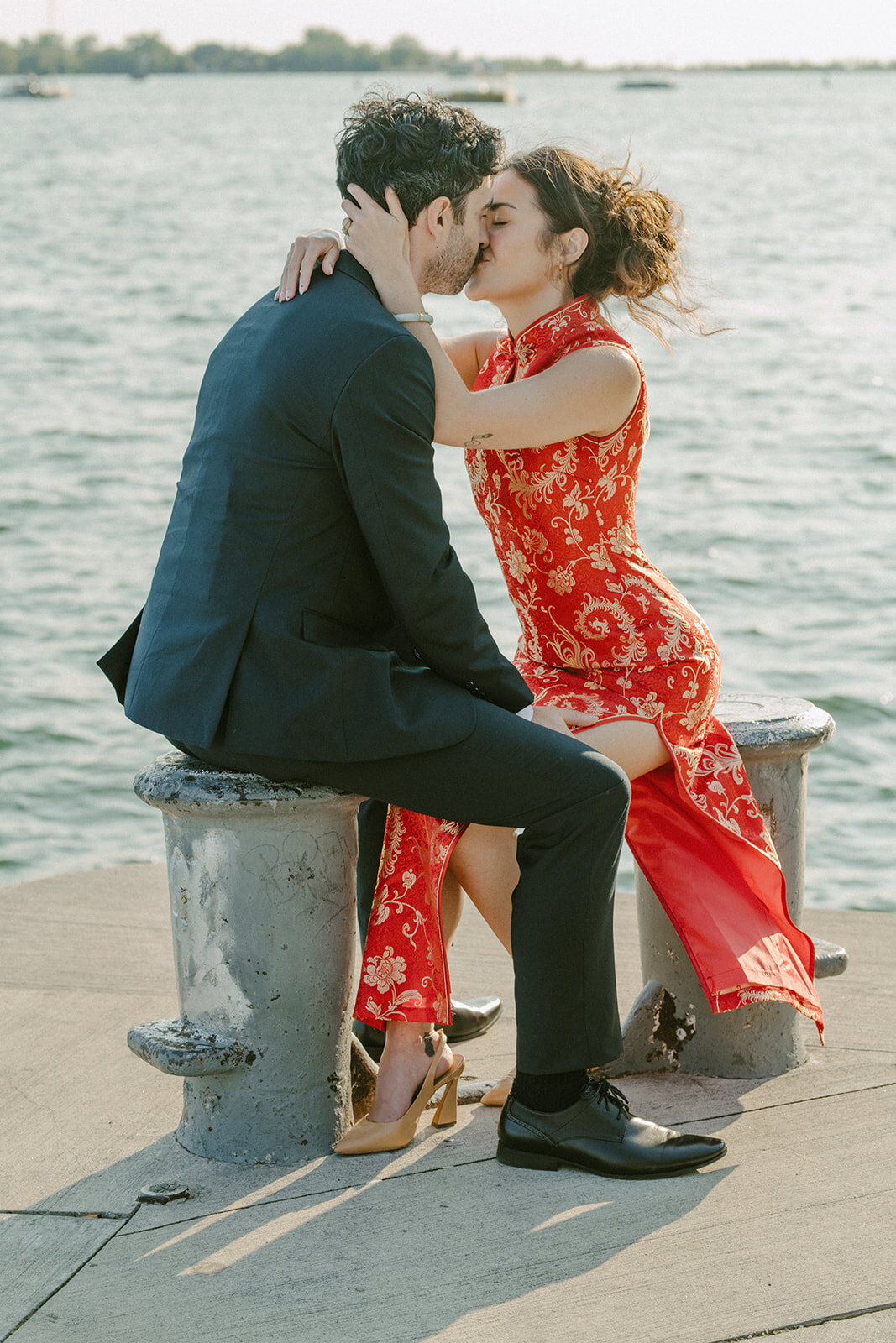 toronto-city-elopement-city-hall-ttc-subway-sugar-beach-fun-romantic-sumer-wedding-2818