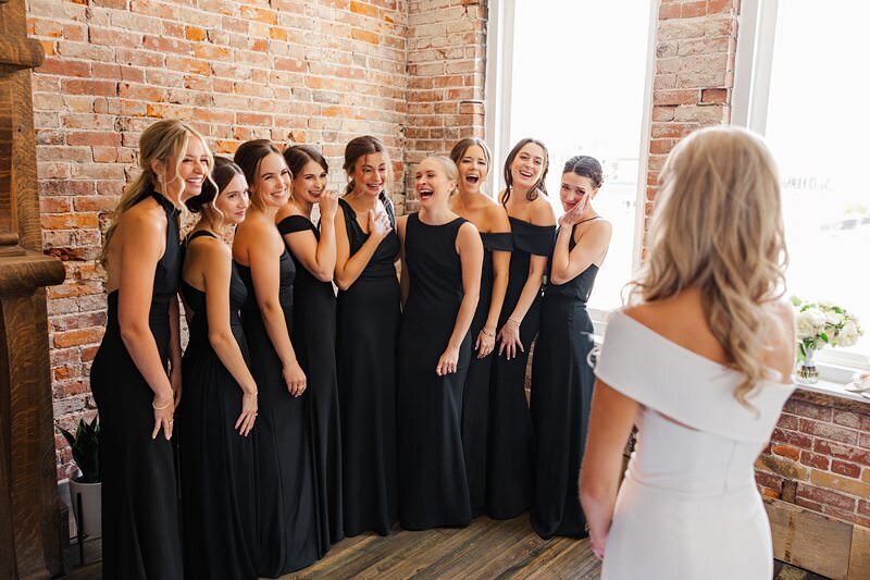 Bride Getting Ready with Mom and Bridesmaids at The Loft on 6th076