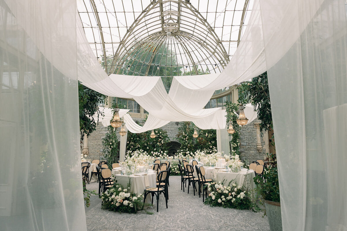 Torthworth Court Gloucestershire Wedding Flowers5