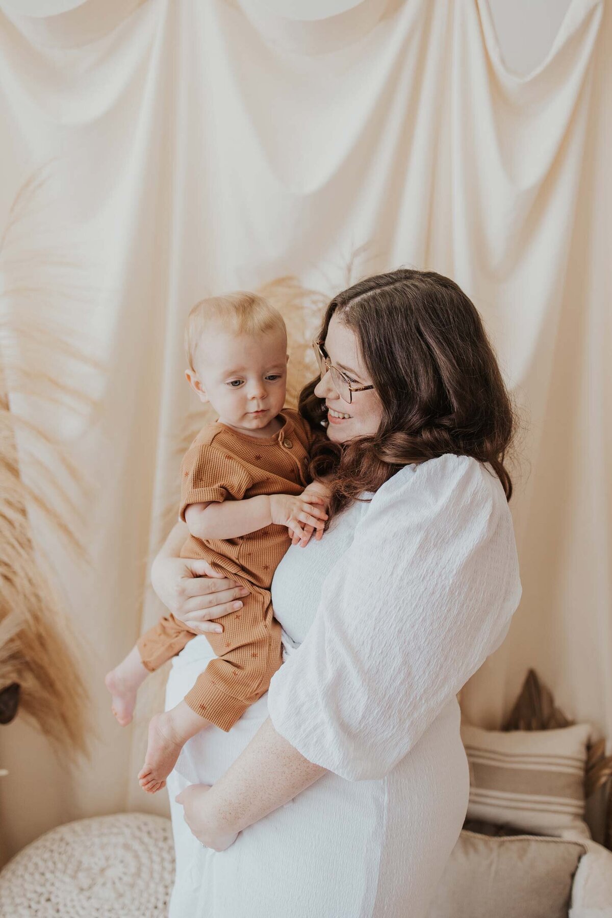 maternity-photos-with-toddler