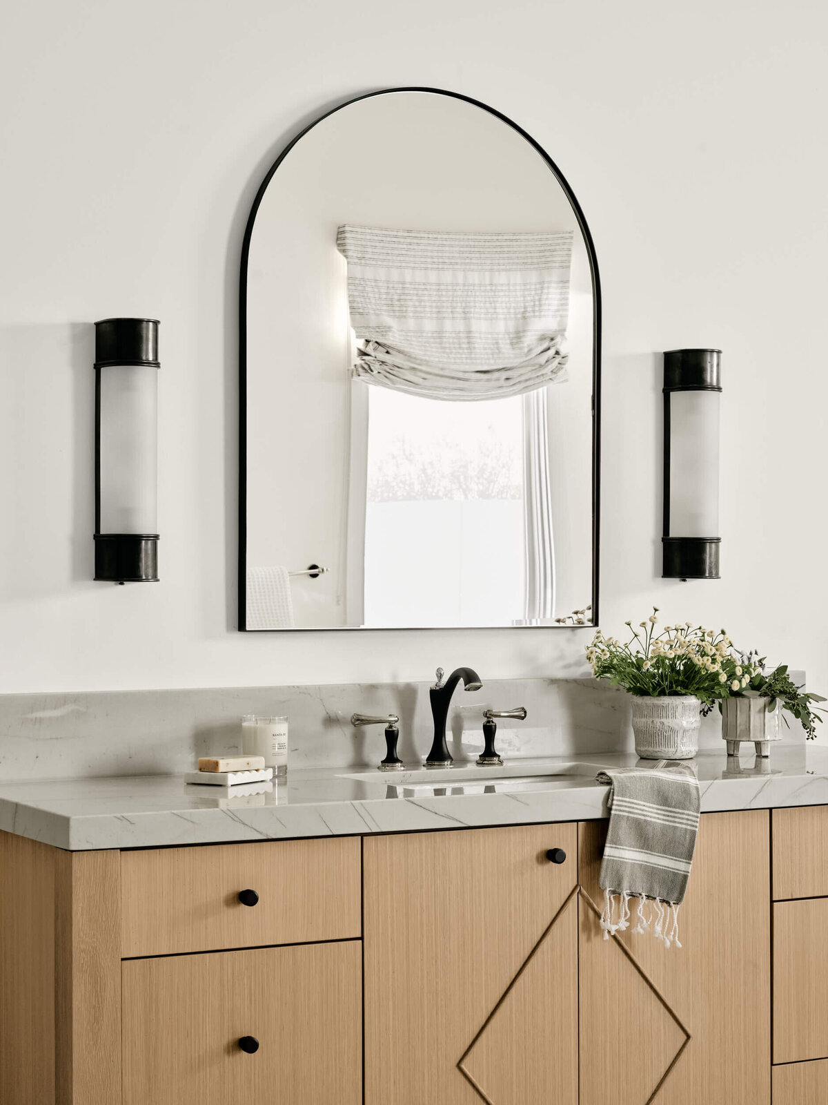 014 A Lively Haus W Gold Dust primary vanity8273 - Web