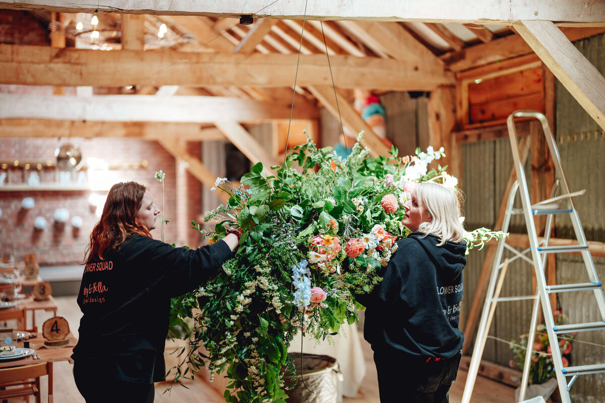 Issy-and-Bella-Floral-Design-Wedding-Florist-Herefordshire-Haybarn-House-J-L23